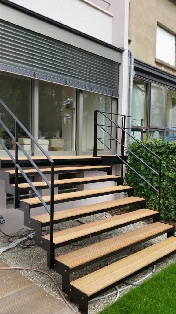 Escalier extérieur à marches bois — Archimetal