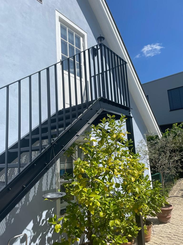 Escalier extérieur en caillebotis thermolaqué — Archimetal